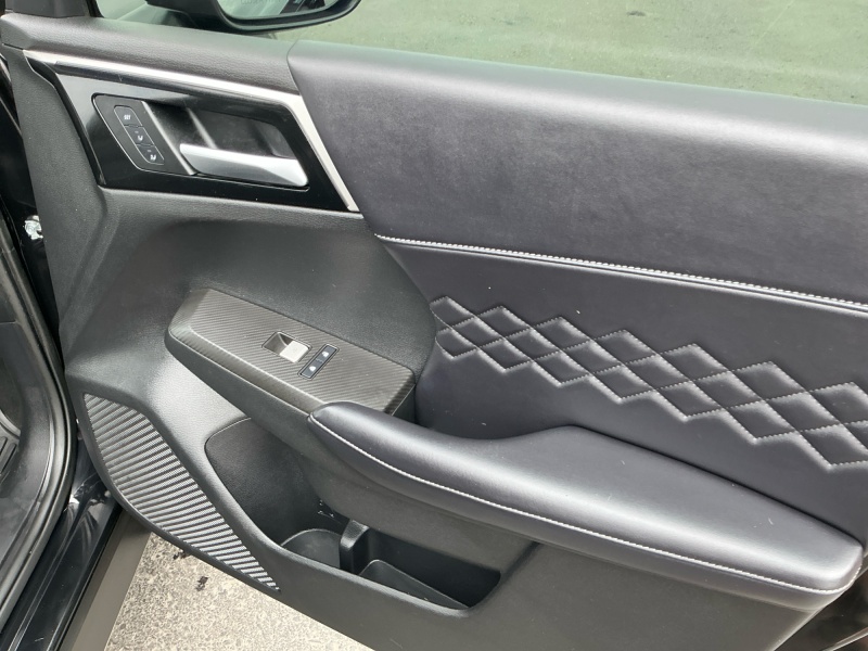 2025 Mitsubishi Outlander Plug-In Hybrid