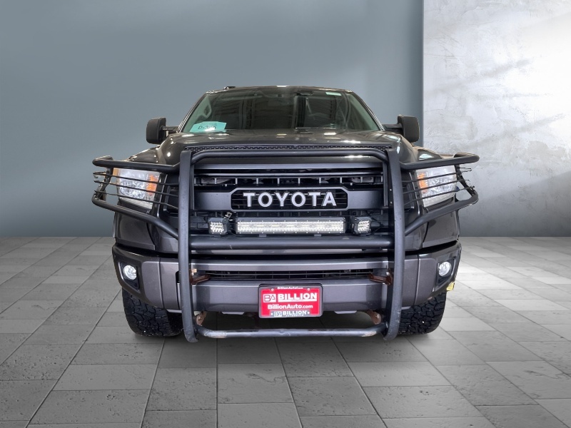 2015 Toyota Tundra 4WD Truck