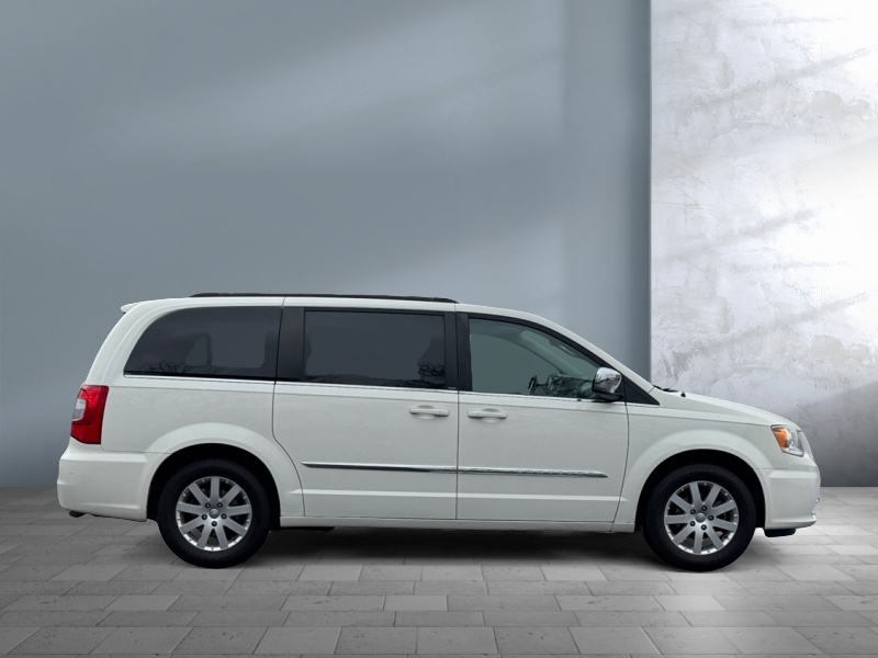 2011 Chrysler Town and Country