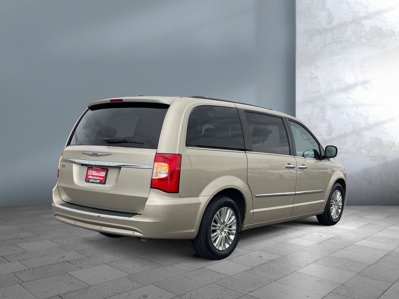 2015 Chrysler Town and Country