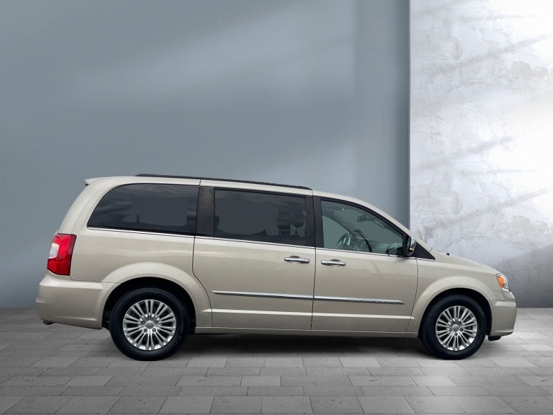 2015 Chrysler Town and Country