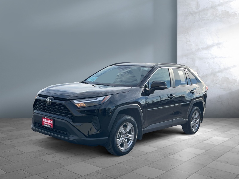 Used 2022 Toyota RAV4 XLE Crossover