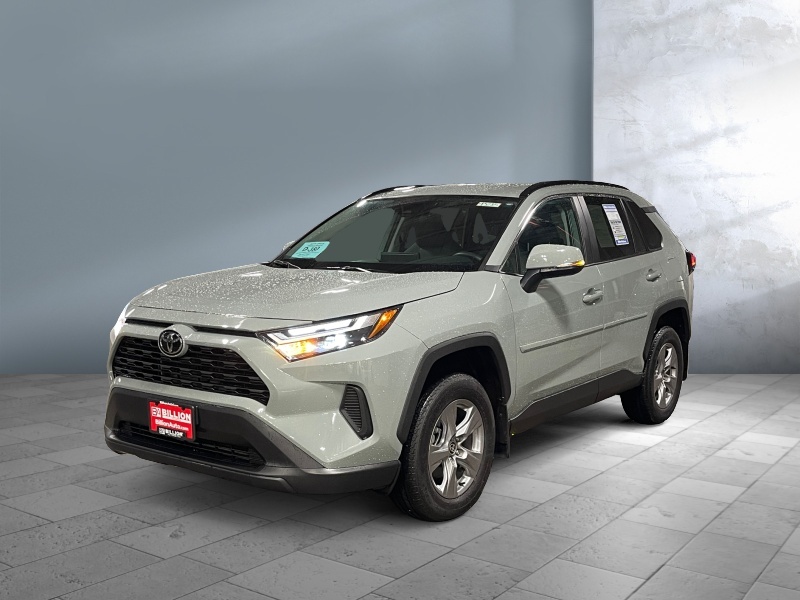 Used 2022 Toyota RAV4 XLE Crossover