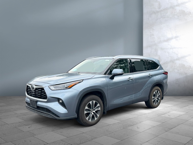 Used 2022 Toyota Highlander XLE SUVs