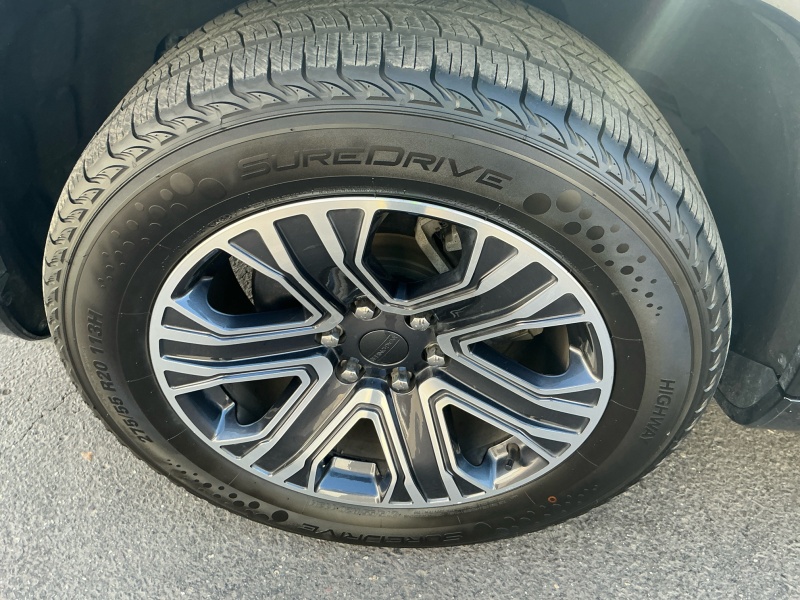 2023 Wagoneer L Wagoneer L