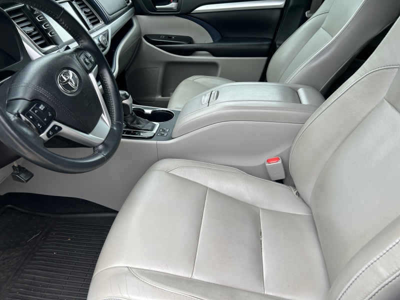 2016 Toyota Highlander