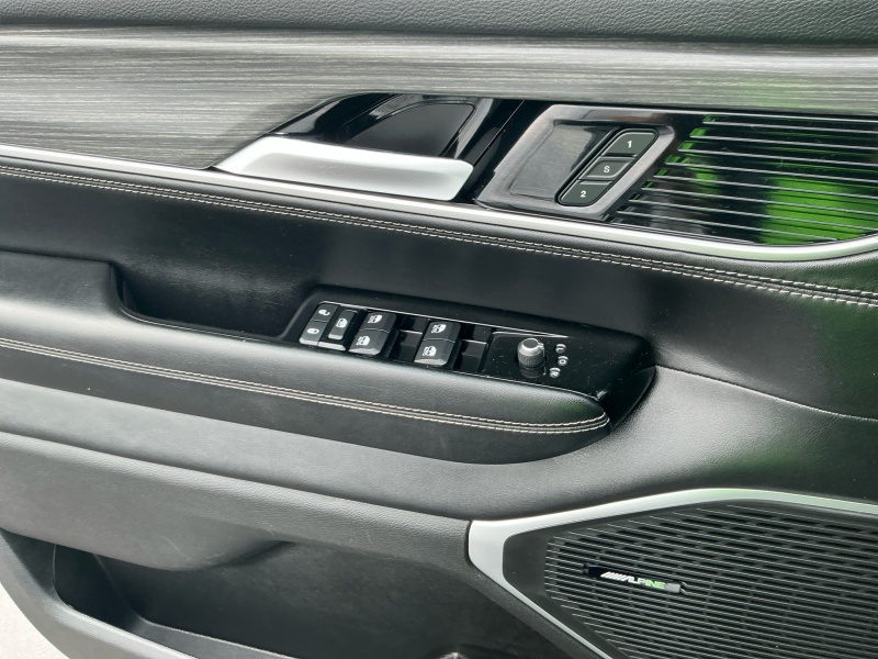 2023 Jeep Wagoneer L