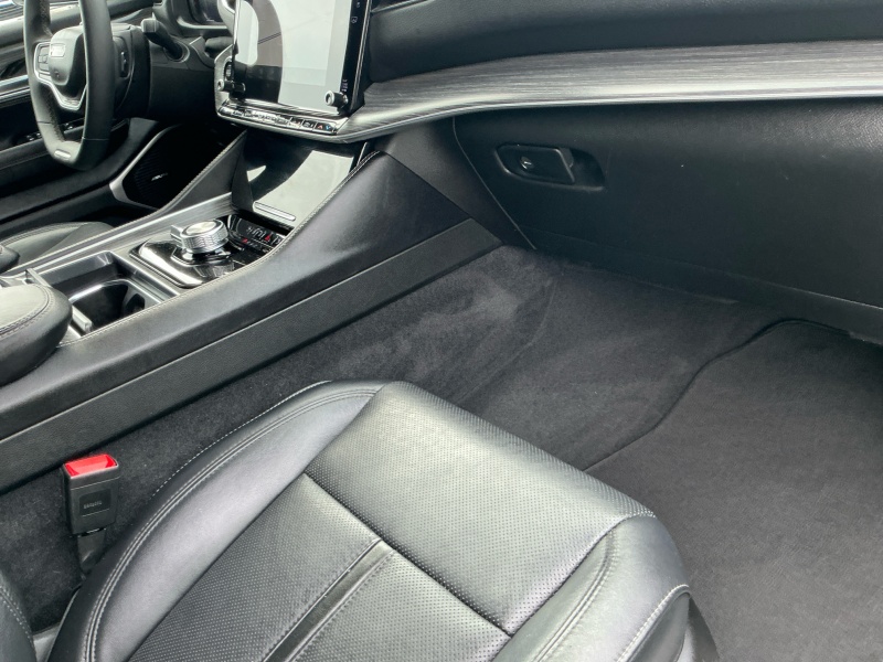 2023 Jeep Wagoneer L