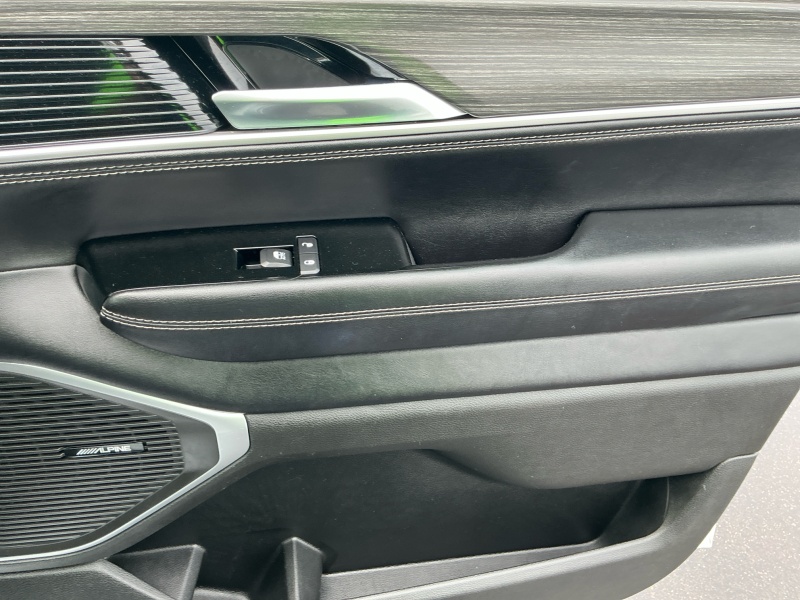 2023 Jeep Wagoneer L