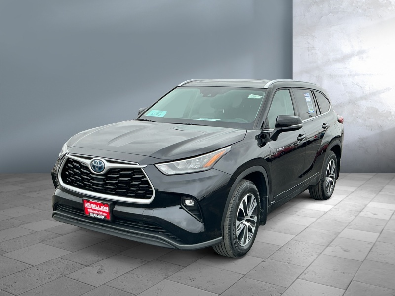 Used 2020 Toyota Highlander Hybrid XLE SUVs