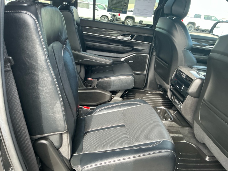 2022 Jeep Wagoneer