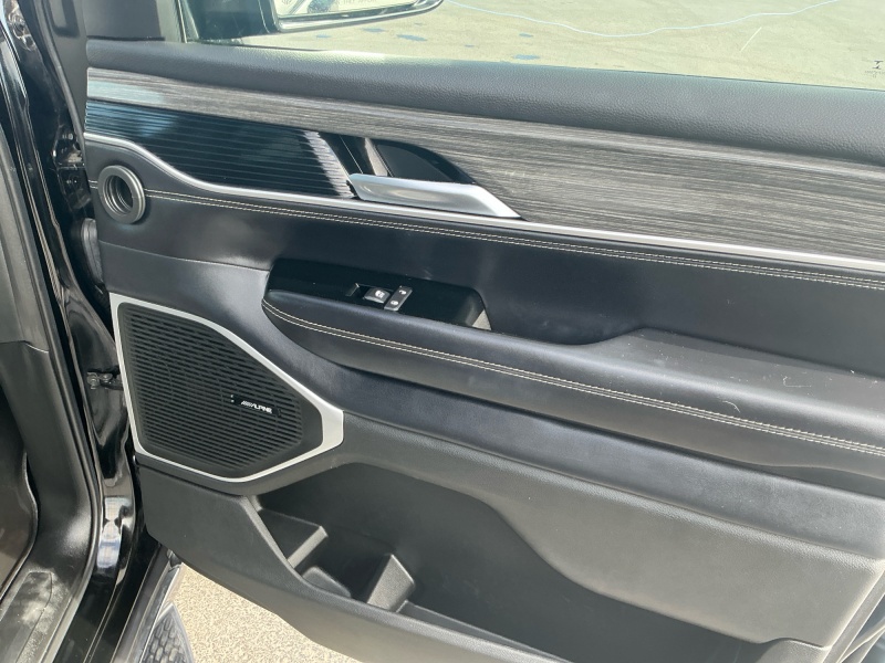 2022 Jeep Wagoneer