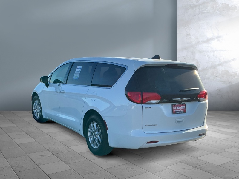 2024 Chrysler Voyager