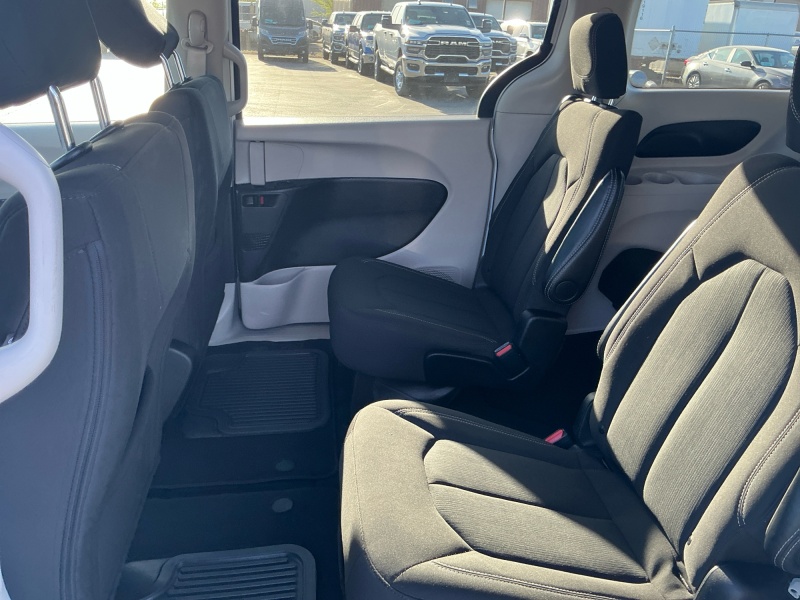 2024 Chrysler Voyager
