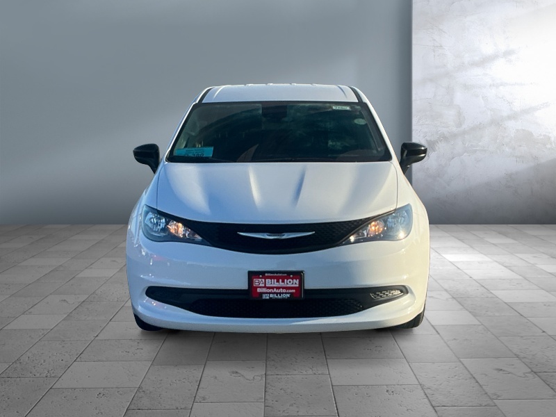 2024 Chrysler Voyager