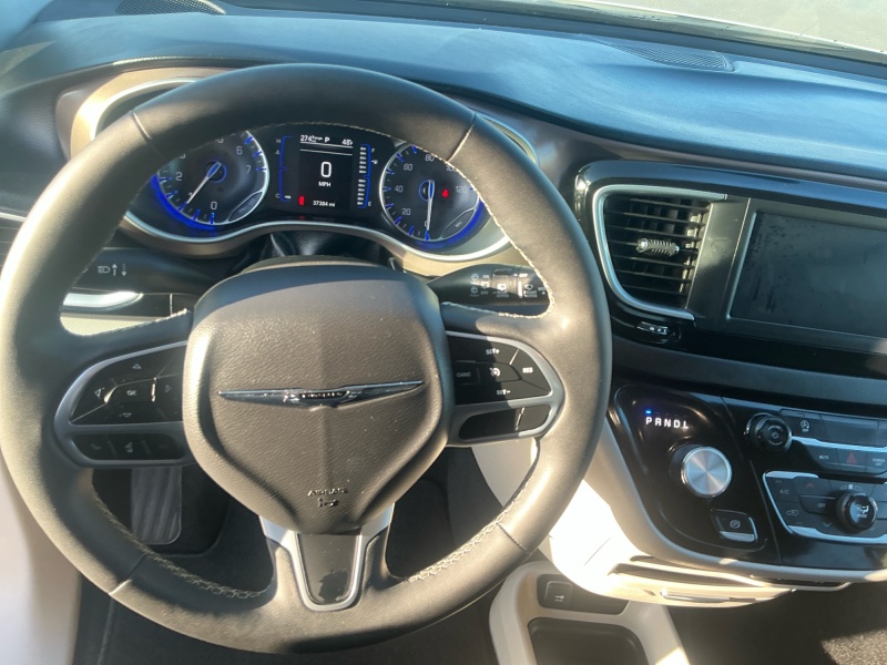 2024 Chrysler Voyager