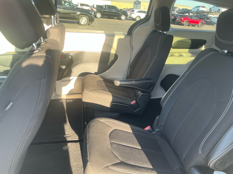 2024 Chrysler Voyager