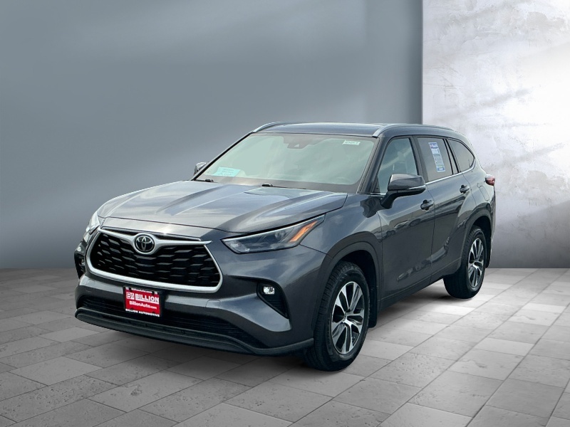 Used 2023 Toyota Highlander XLE SUVs