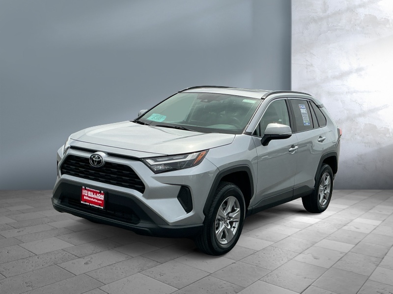 2025 Toyota RAV4 XLE AWD's photo