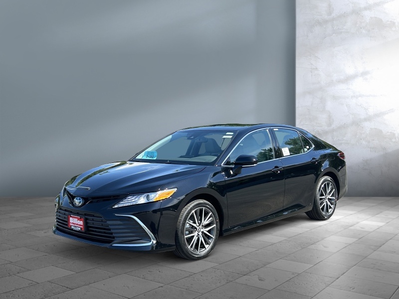New 2023 Toyota Camry Hybrid XLE Car