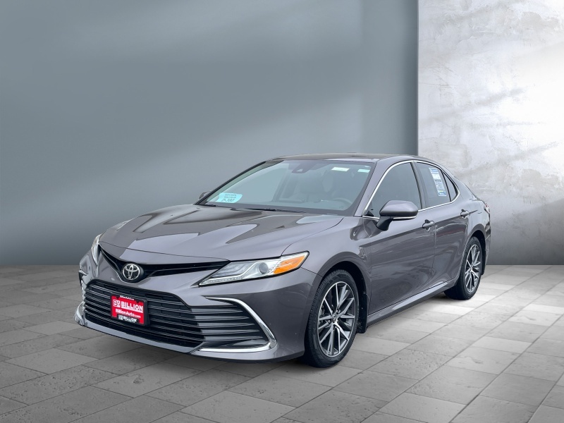 Used 2021 Toyota Camry XLE Car