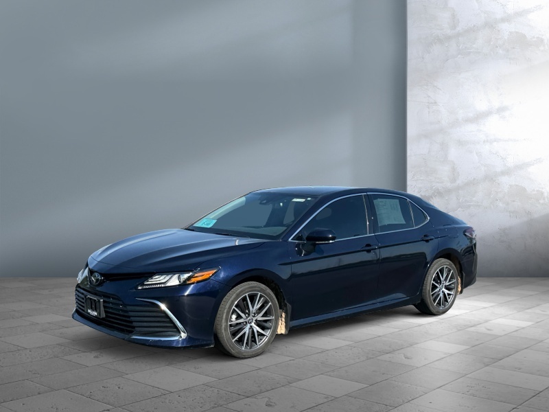 Used 2022 Toyota Camry XLE Cars