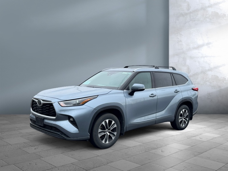 Used 2022 Toyota Highlander XLE SUVs