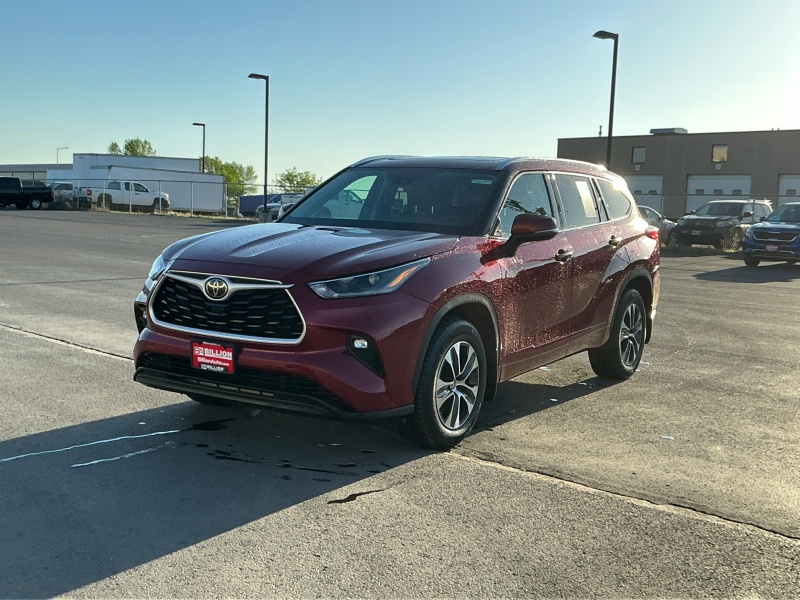 Used 2021 Toyota Highlander XLE SUVs