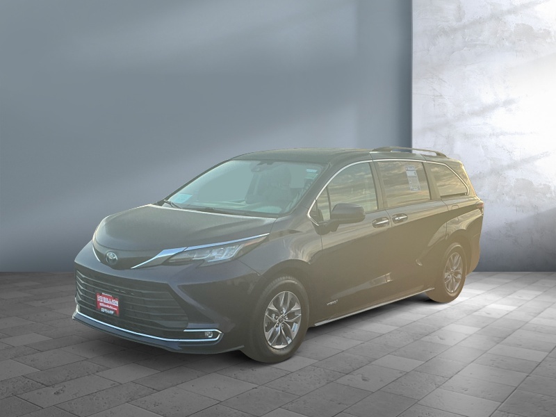 Used 2021 Toyota Sienna XLE Vans