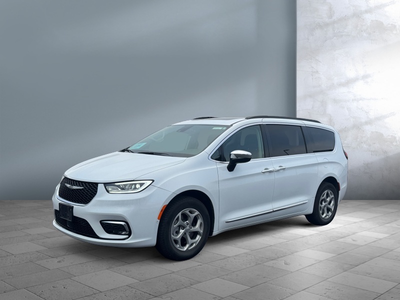 Used 2023 Chrysler Pacifica Limited Vans