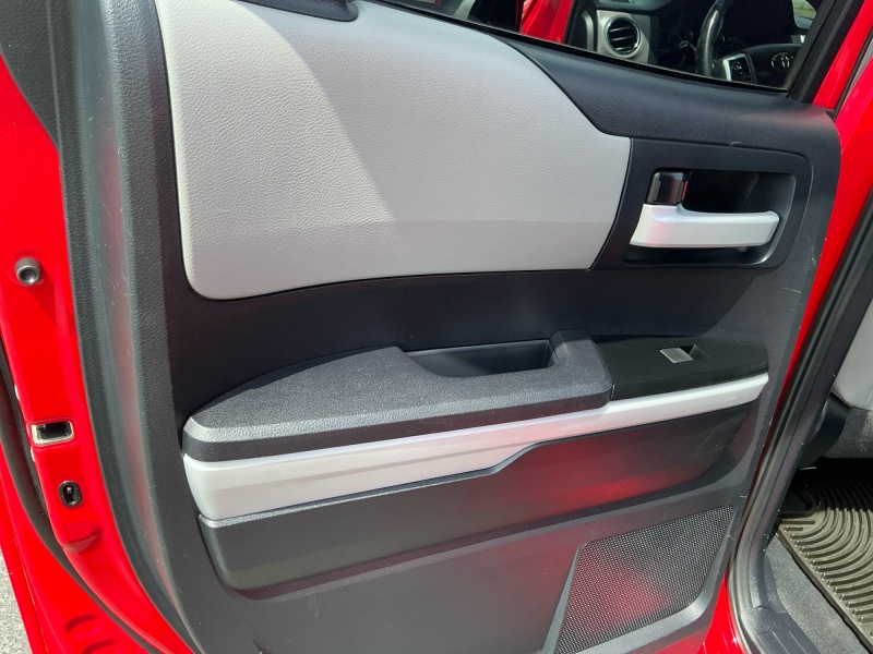 2014 Toyota Tundra 4WD Truck