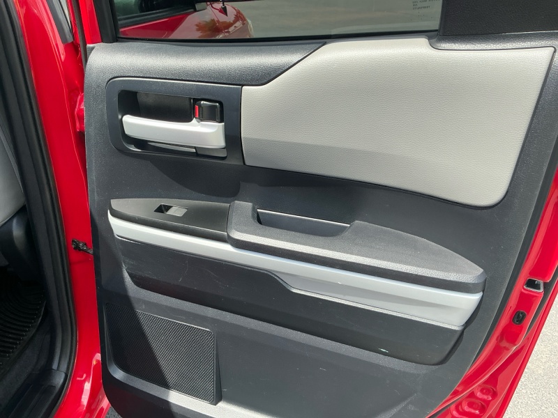 2014 Toyota Tundra 4WD Truck