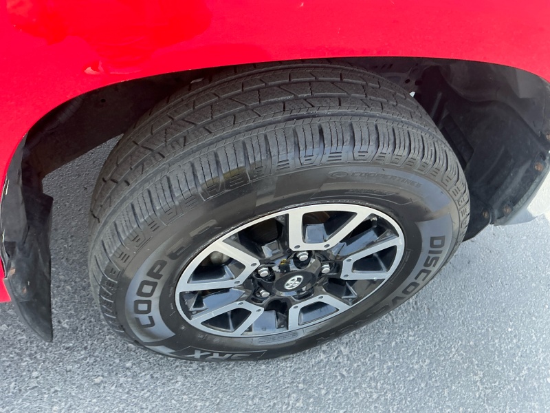 2014 Toyota Tundra 4WD Truck