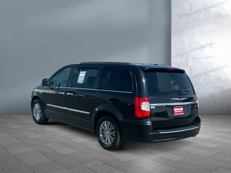 2016 Chrysler Town and Country