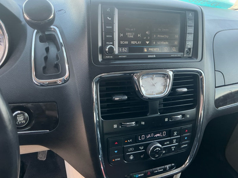 2016 Chrysler Town and Country