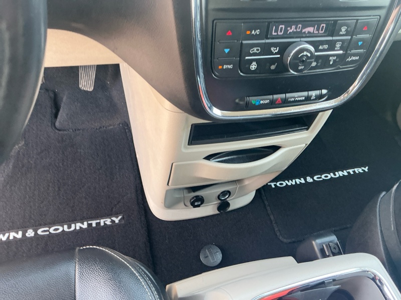 2016 Chrysler Town and Country