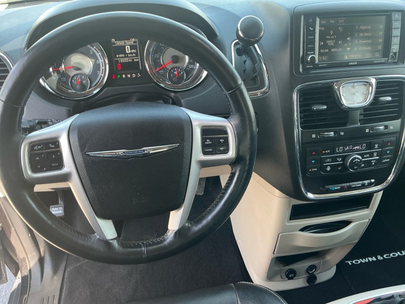 2016 Chrysler Town and Country