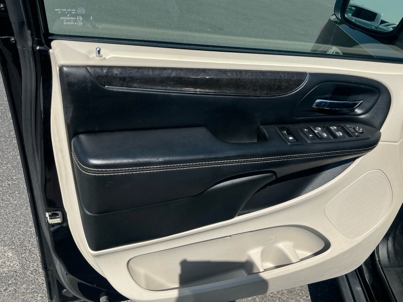 2016 Chrysler Town and Country