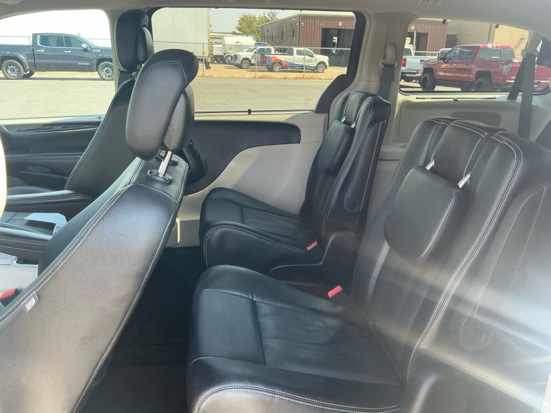2016 Chrysler Town and Country