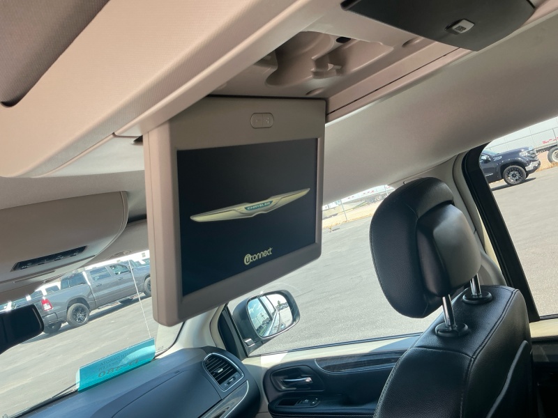 2016 Chrysler Town and Country