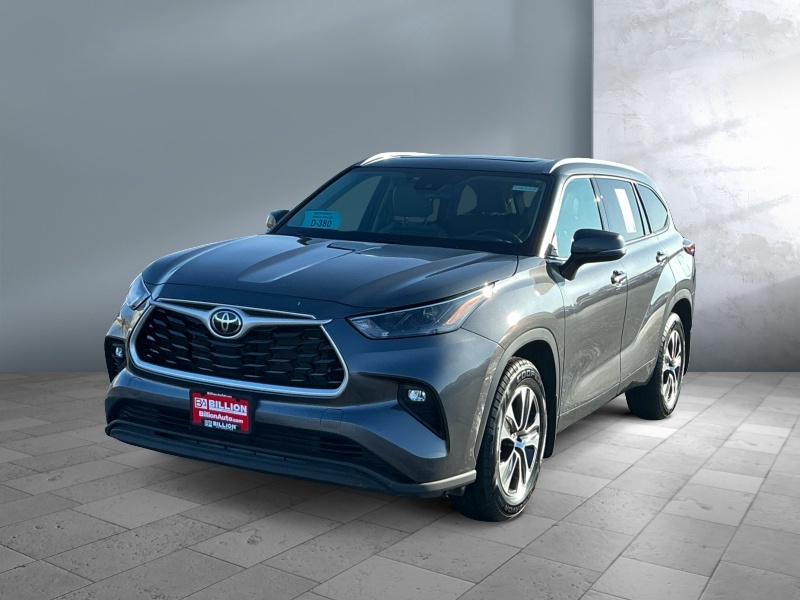Used 2022 Toyota Highlander XLE SUVs