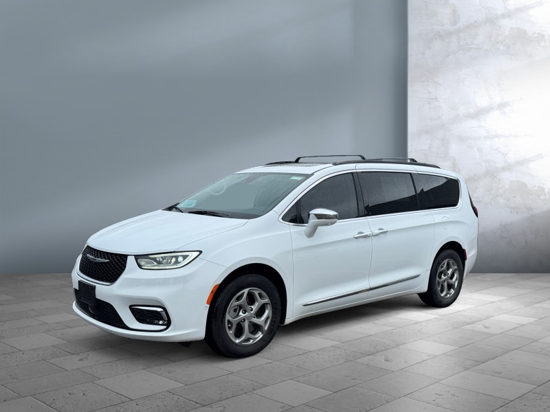 Used 2022 Chrysler Pacifica Limited Vans