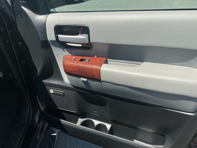 2013 Toyota Sequoia