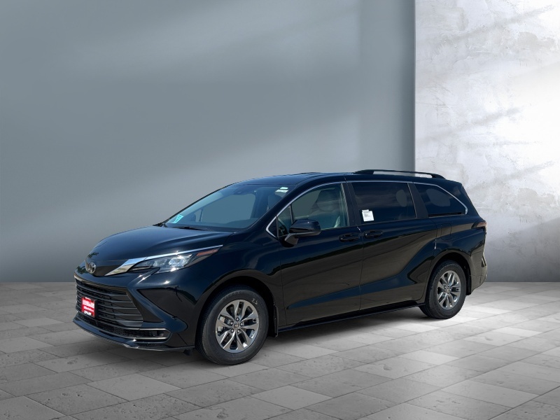 2026 Toyota Sienna LE 8-Passenger Hybrid FWD's photo