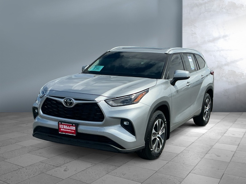 Used 2022 Toyota Highlander XLE SUVs