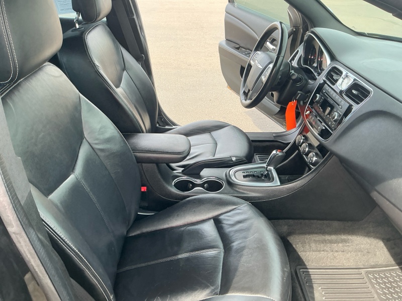 2014 Chrysler 200