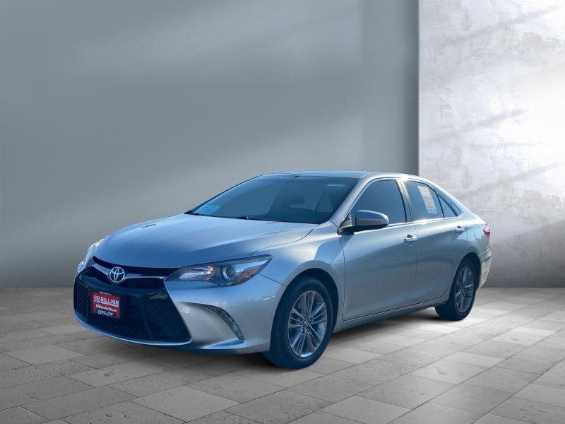 Used 2017 Toyota Camry SE Car