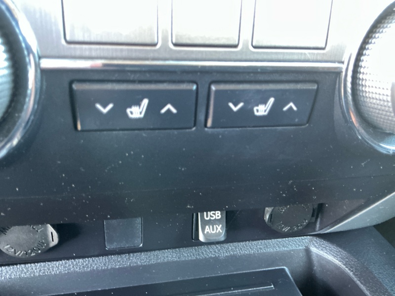 2015 Toyota Tundra 4WD Truck