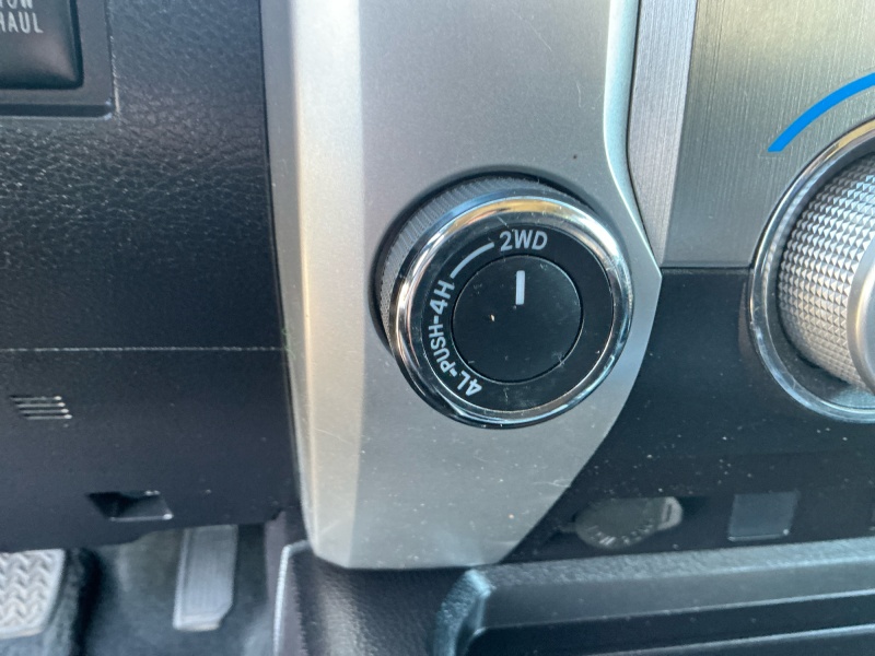 2015 Toyota Tundra 4WD Truck