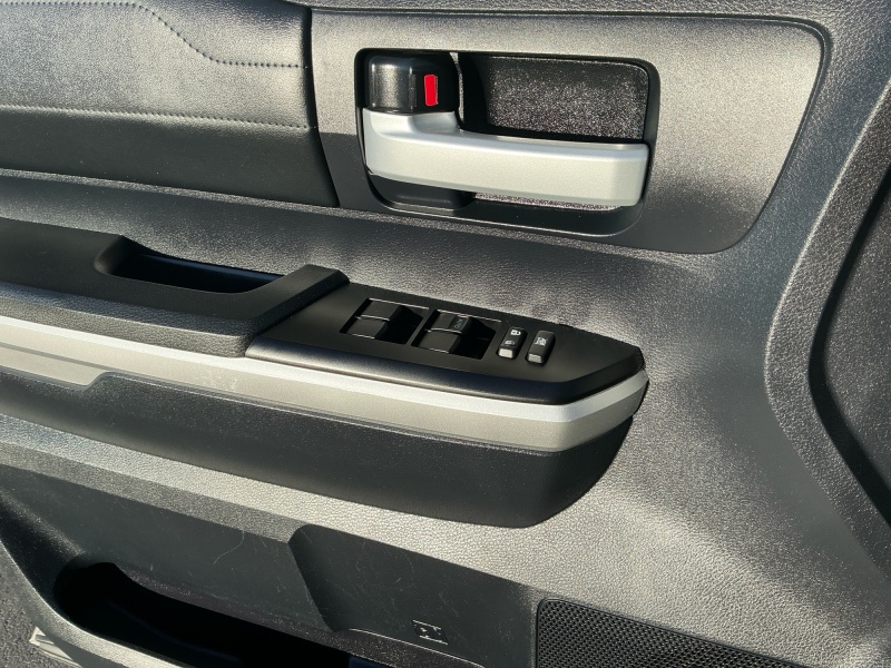 2015 Toyota Tundra 4WD Truck